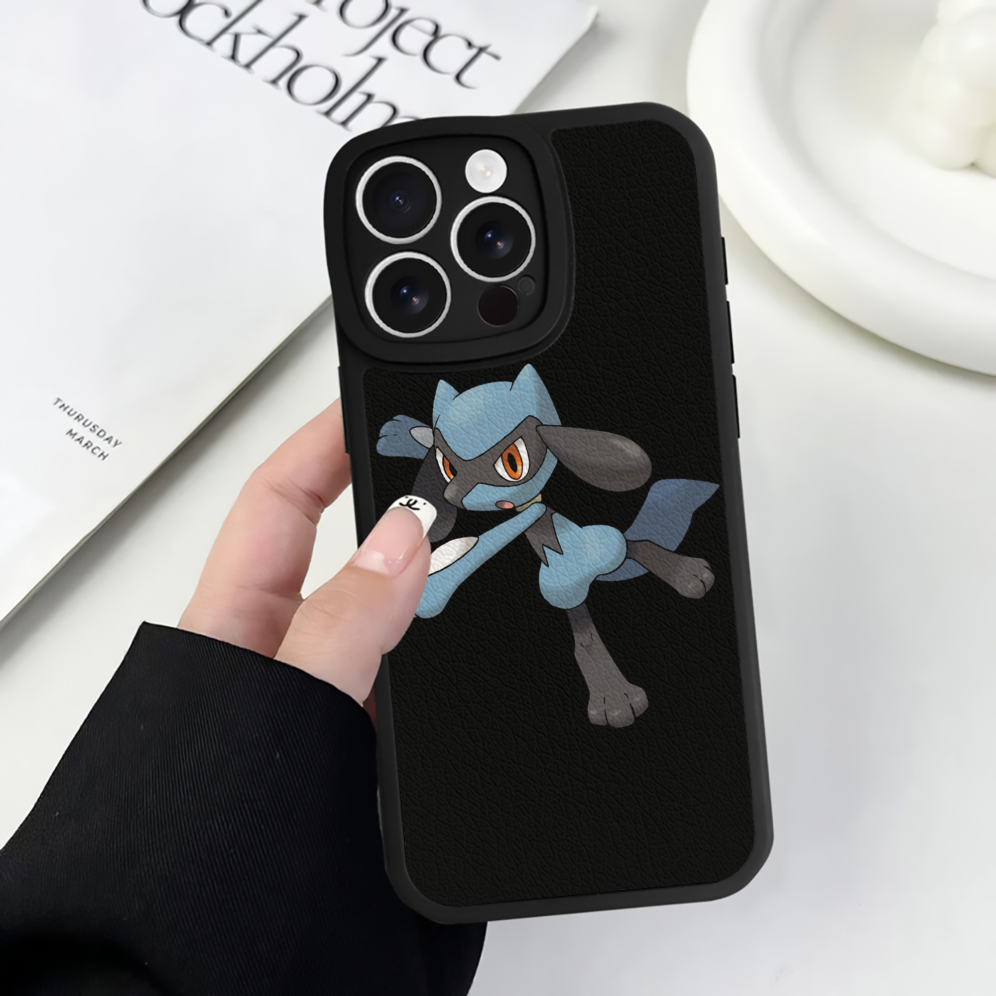 （画像用） ポケットモンスター Pokémon 【iPhone 16シリーズ対応】シリコンスマホケース（レザー調） 材質：シリコン
